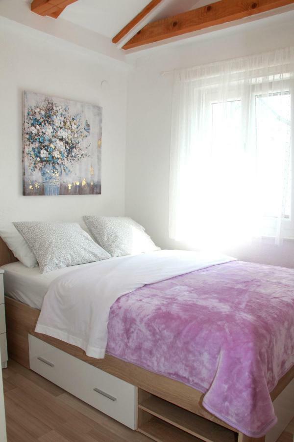 Lari Home Primošten Exteriér fotografie